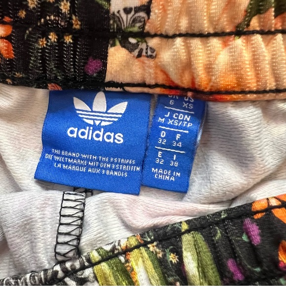 FARM RIO X ADIDAS - Jardim Agharta Floral Mandala Jacket Set - Bundle - Picture 5 of 6